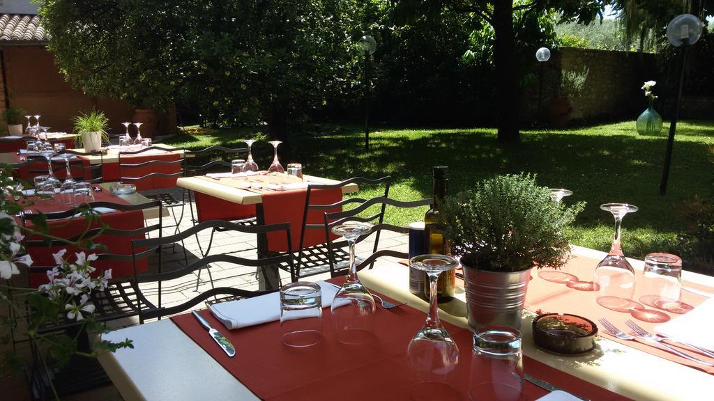 Albergo Locanda Cavallino Toscolano Maderno Buitenkant foto