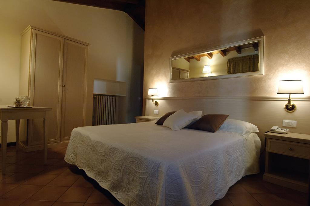 Albergo Locanda Cavallino Toscolano Maderno Kamer foto