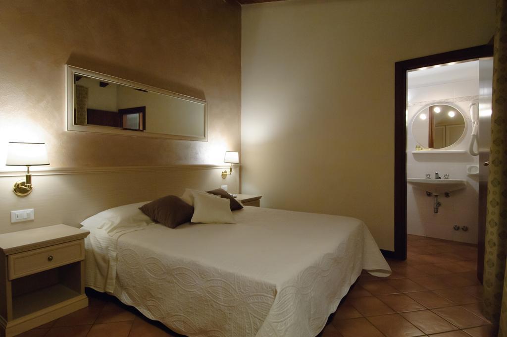 Albergo Locanda Cavallino Toscolano Maderno Kamer foto