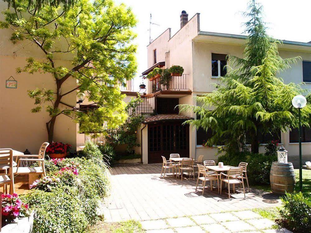 Albergo Locanda Cavallino Toscolano Maderno Buitenkant foto